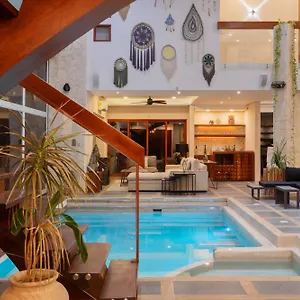https://villa-tikal.allrivieramayahotels.com
